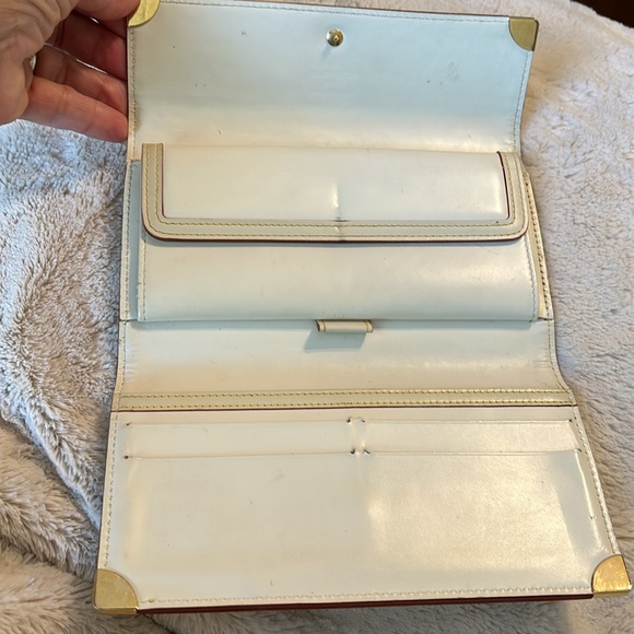 LOUIS VUITTON Suhali Porte Tresor International Trifold Wallet Ivory - Picture 7 of 12
